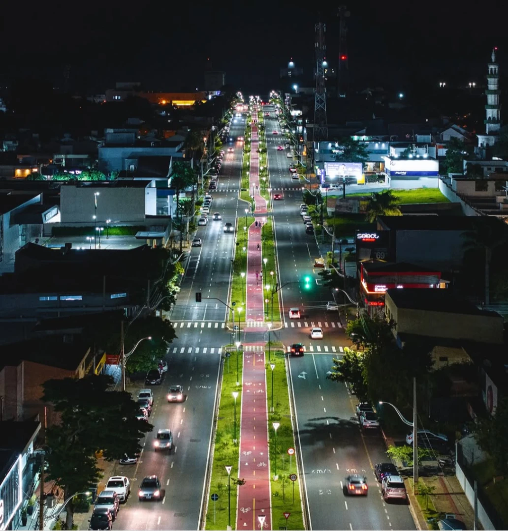 Cores vibrantes e verde na medida certa, a Av. Carlos Borges é um exemplo de como a cidade pode ser moderna e acolhedora.
